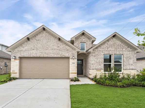 3214 Emerald Hills Dr, Angleton, TX 77516