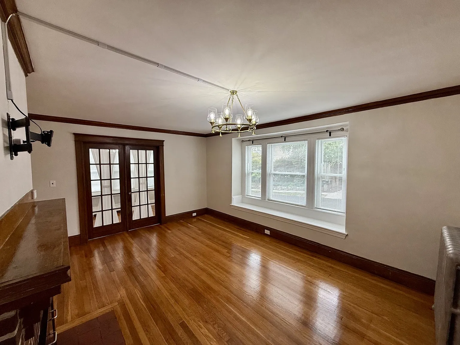 2 bed, 1300 sqft, $3,000 — Photo 3
