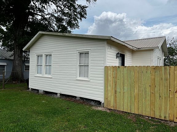 3rd image of 301 Saint Julien Ave