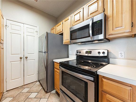 3rd image of 3001 Cedar St APT 205