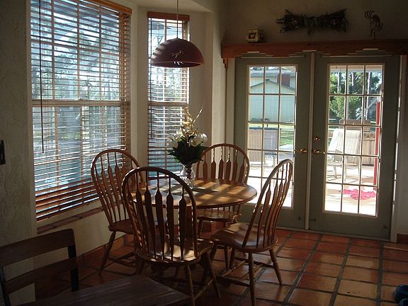 Breakfast Area ,French Doors to Pool 