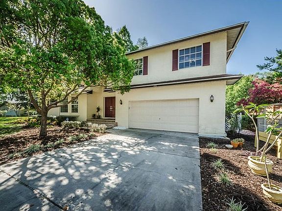 3rd image of 210 Woodland Ct