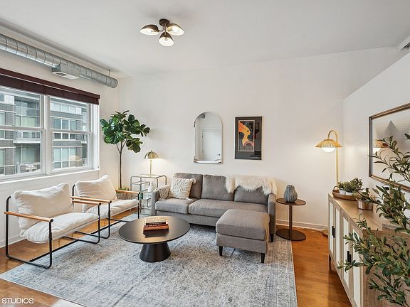 2nd image of 873 N Larrabee St APT 703