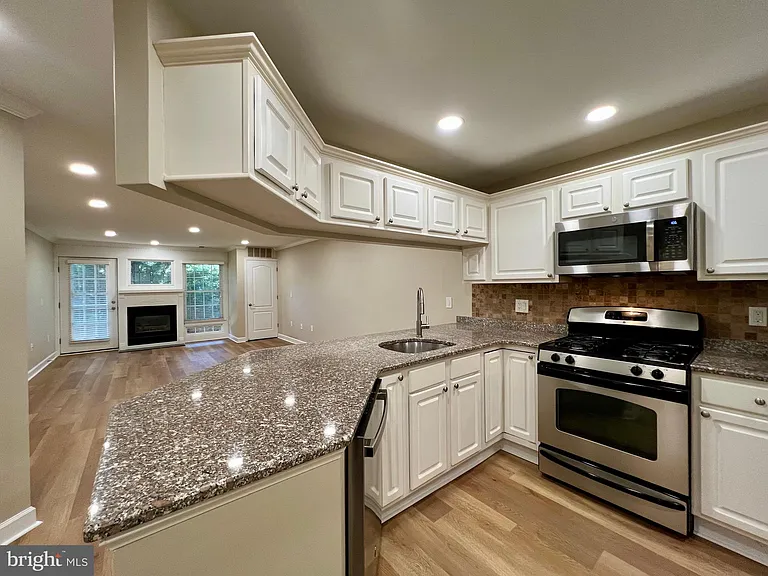 6924 Fairfax Dr #132 — Photo 19