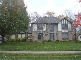 7605 Andover Ln, North Royalton, OH
