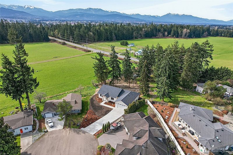 4th image of 148 Sunland Drive