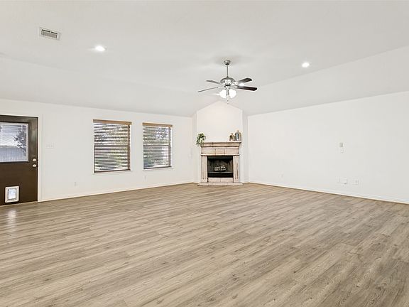 5th image of 368 Lockwood Ln