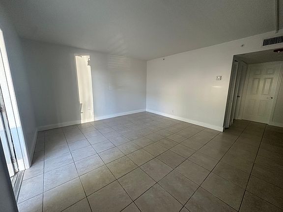 2nd image of 1605 NE 3rd Ave #2