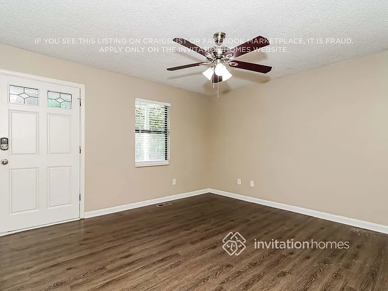 333 Mona Pl — Photo 4