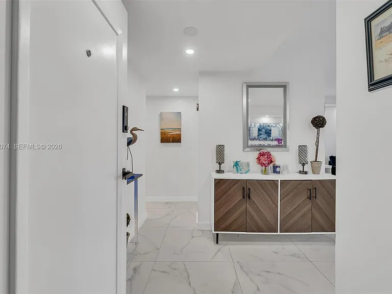18071 Biscayne Blvd #901 — Photo 2
