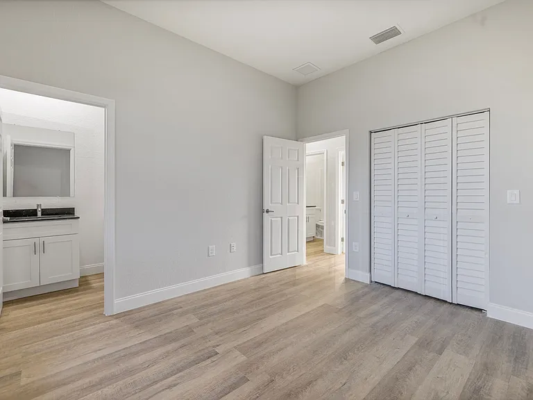 4634 30th St SW — Photo 14