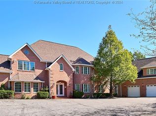 8 Kit Rd, Charleston, WV 25304