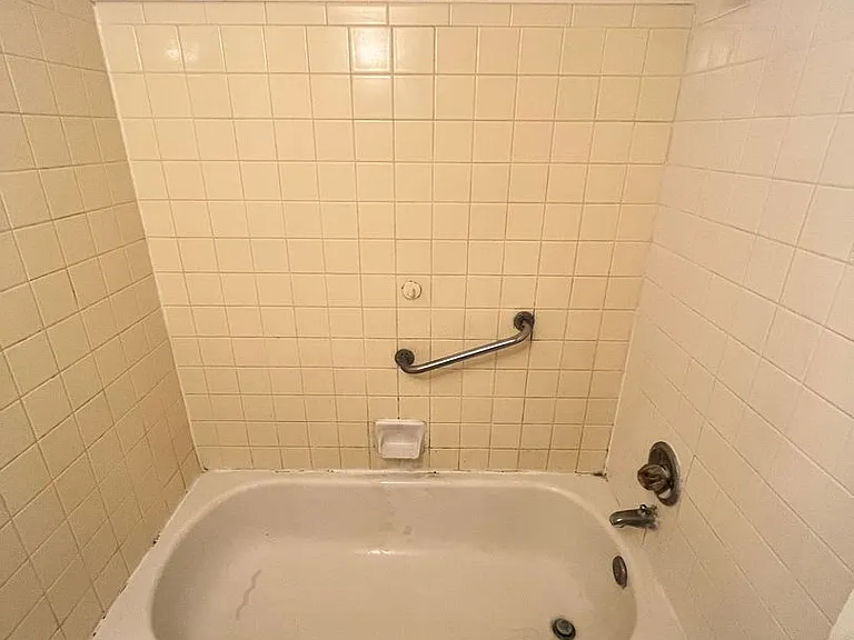 3052 N Alvernon Way — Photo 10