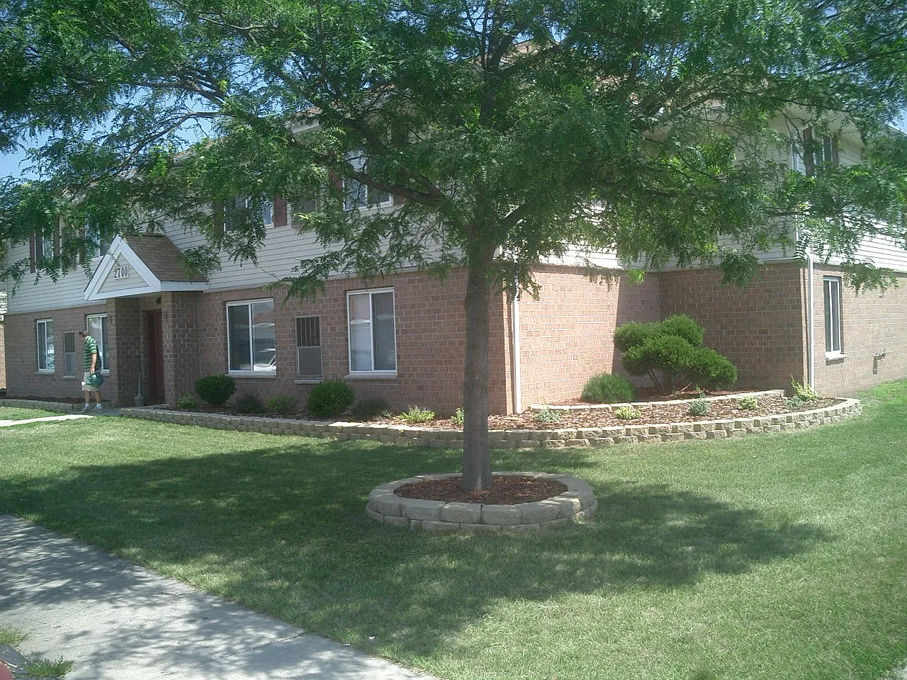 Adam's Court Apartments — Photo 4