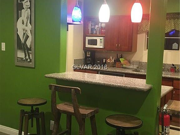 4th image of 3008 Vegas Dr