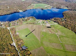 27 Mane St, Equinunk, PA 18417