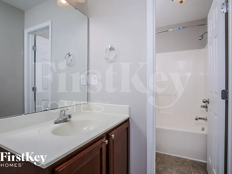 5921 Sandpiper Farm Ln — Photo 17