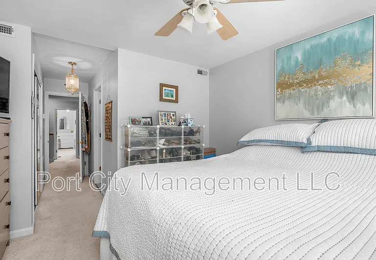 710 S East Ave — Photo 13