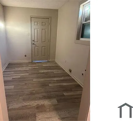 1866 Kansas St — Photo 15