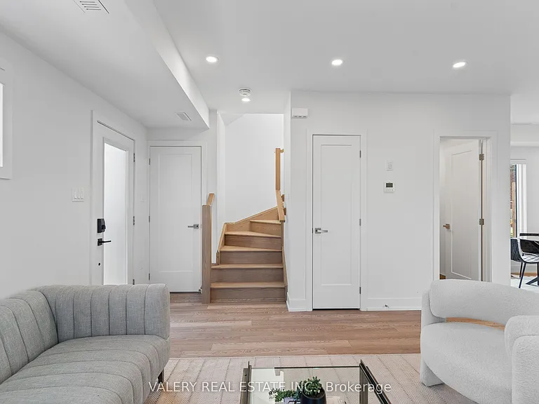 15 Acorn Ave #5 — Photo 7