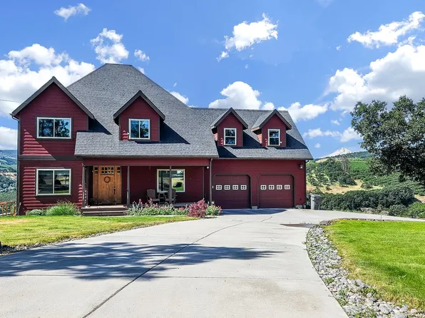 1306 Hermits Way, The Dalles, OR 97058