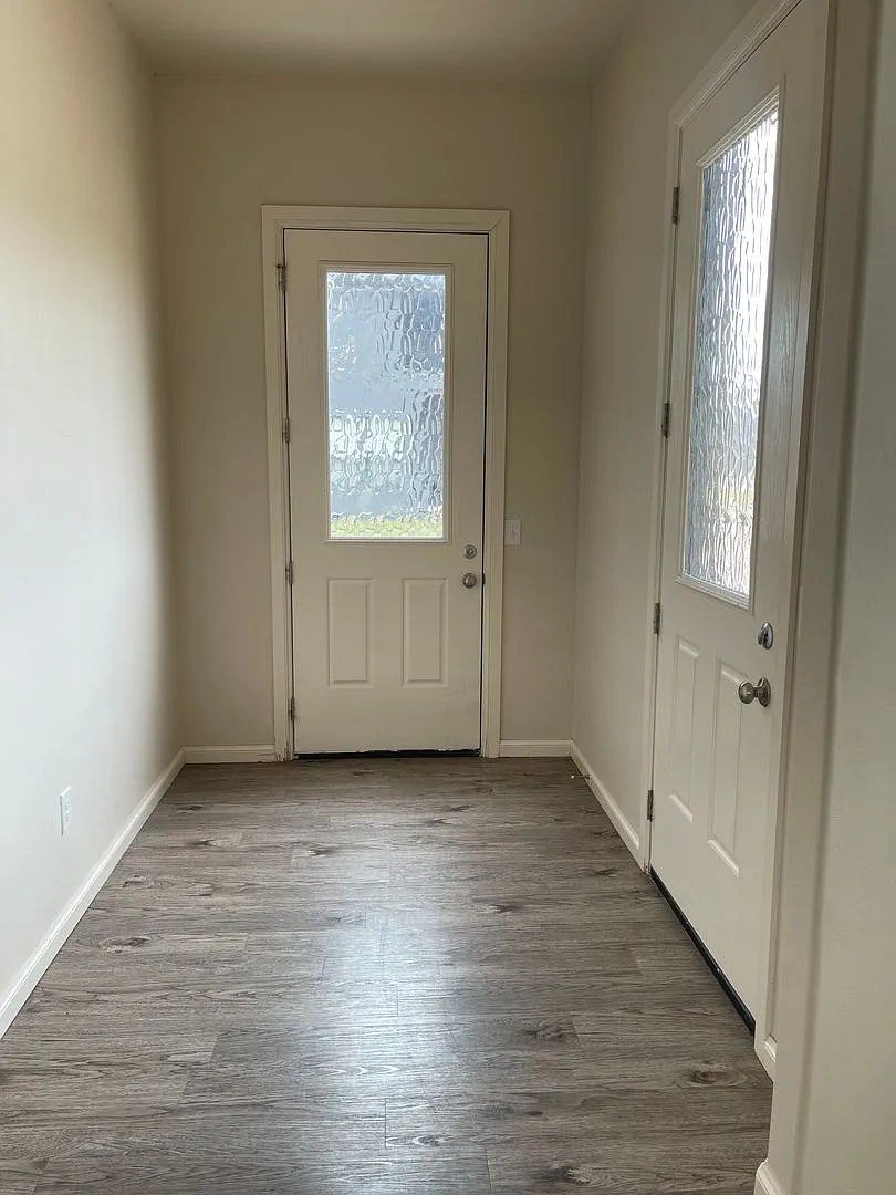 Beautiful 4 bed 3.5 bath home with a game room in The Enclave! — Photo 2