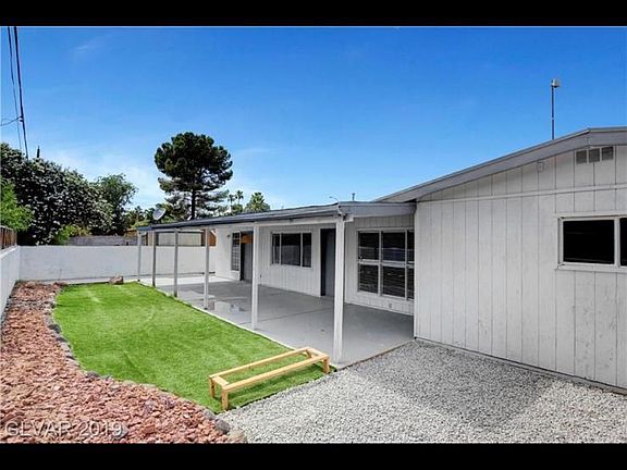3rd image of 1430 Sweeney Ave