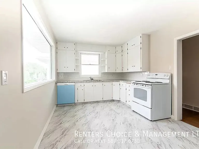 669A 5th St SW — Photo 2