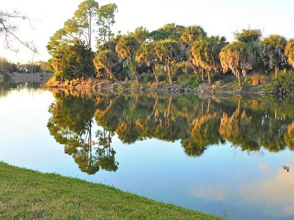 4th image of 748 Harrington Lake Dr N #116