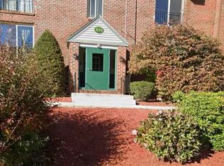 109 English Village Rd #3, Manchester, NH 03102