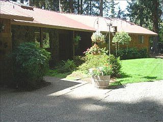 4th image of 605 SE 26th Ave