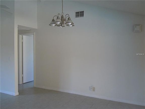 5th image of 10113 Lazy Creek Ct
