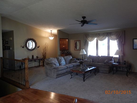 4th image of 703 Columbia Dr