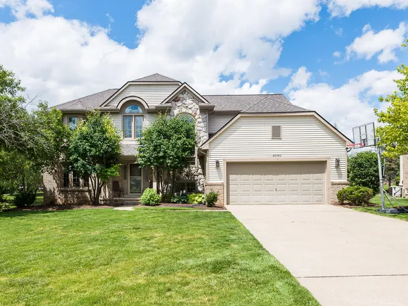 40740 Delta Dr, Northville, MI 48168