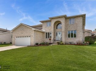 8635 W 89th St, Hickory Hills, IL 60457