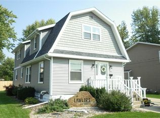246 6th St, De Witt, IA 52742