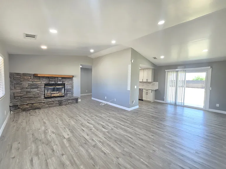 8472 Underwood Ave — Photo 7