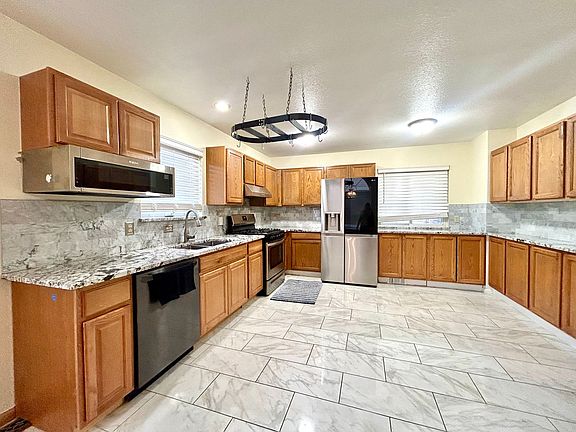 2nd image of 2226 S Nile Ct