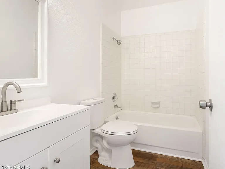 1280 Plaza Maria #B — Photo 2