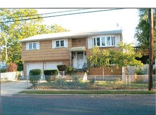 35 W Lido Promenade, Lindenhurst, NY 11757