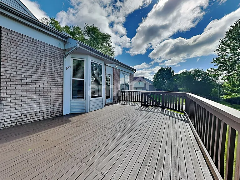 9021 Crimson Oak Dr — Photo 18