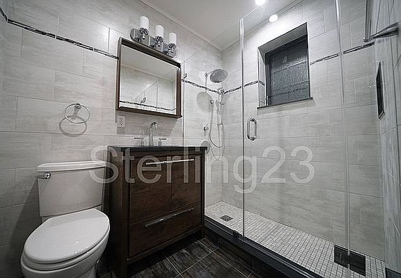 3rd image of 2412 24th Ave #2F