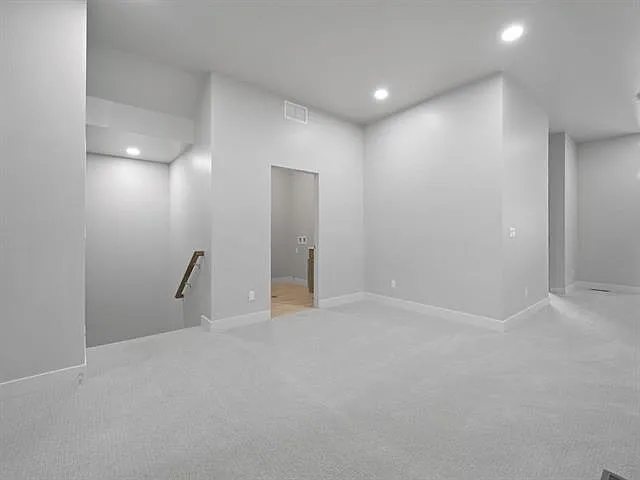 392 W Ridges Blvd #B — Photo 24