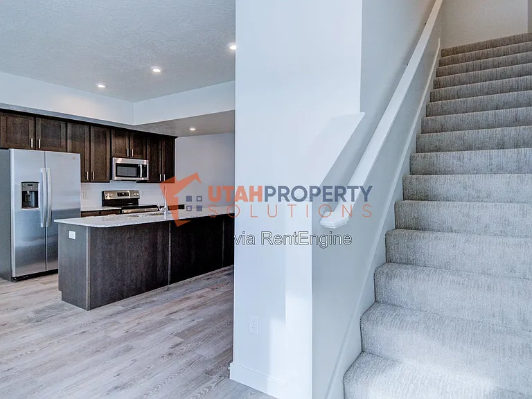 1043 W 400 S — Photo 27