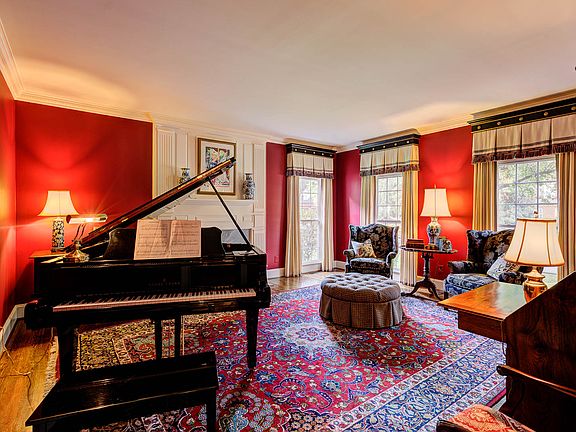 Living Room w/Gas Log FP