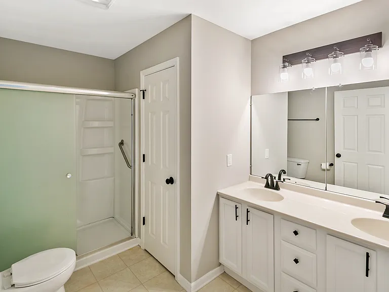 1320 E Arnold St — Photo 13