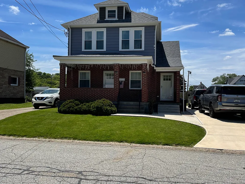 122 Brunswick Pl #1