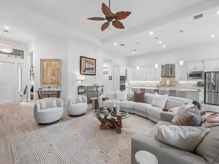 9368 Cantal Cir E — Photo 15