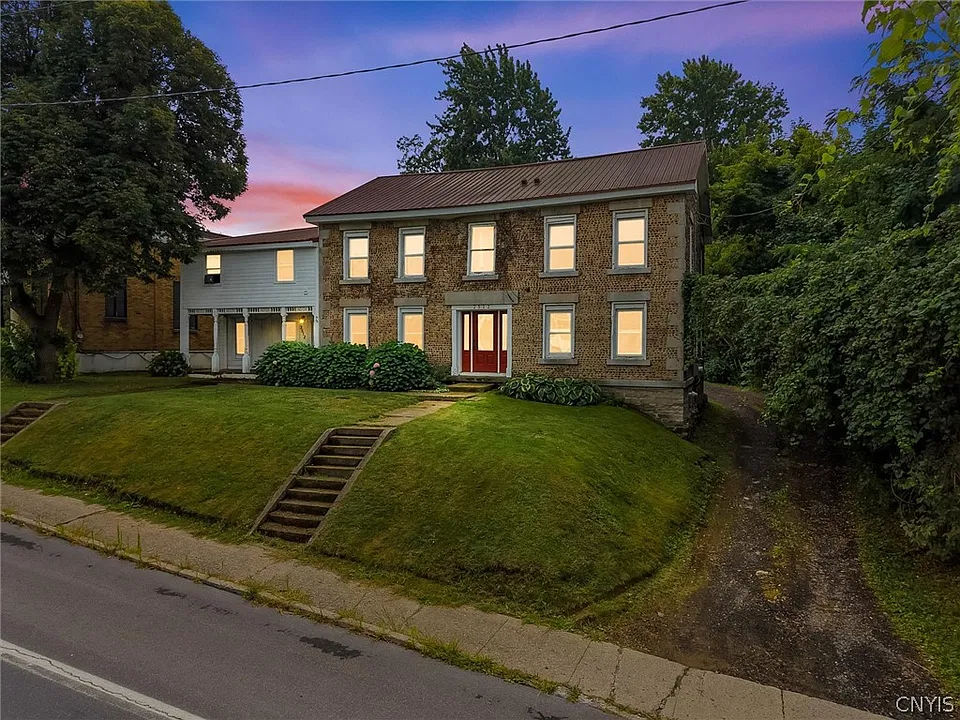 2518 W Main St