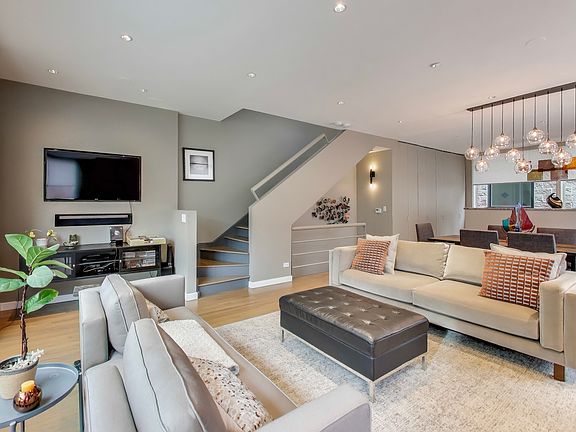 5th image of 664 N Peoria St #1N